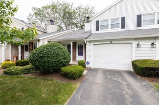 15 Walnut Cir, Webster, NY 14580