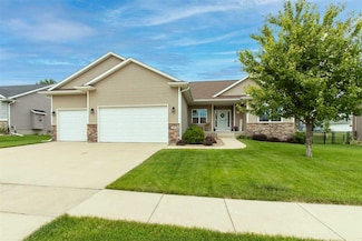 165 Driftwood Ln, Fairfax, IA 52228