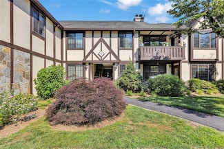 9 Foxwood Dr Unit 4, Pleasantville, NY 10570