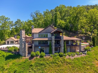 197 Mountain Whispers Dr, Franklin, NC 28734