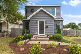 2956 Guilderland Ave, Schenectady, NY 12306
