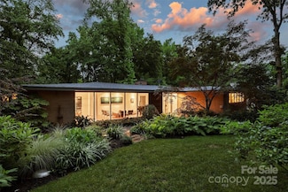 2600 Cloister Dr, Charlotte, NC 28211