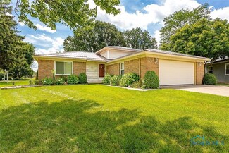 182 W Green Meadow Dr, Tiffin, OH 44883