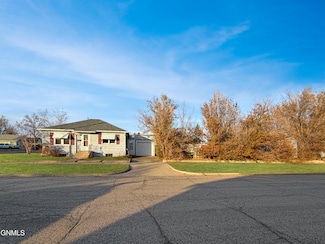 524 8th St W, Williston, ND 58801