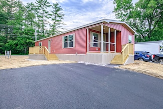 8 Maplewood Dr, Limington, ME 04049