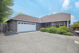 189 SE Yorktown Rd, Grants Pass, OR 97527