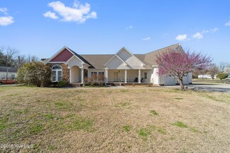 825 Nine Mile Rd, Richlands, NC 28574