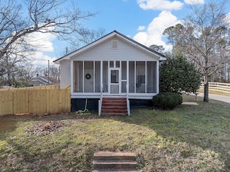 8177 Hill St, Boiling Springs, SC 29316