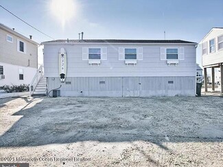 326 Kingfisher Rd, Tuckerton, NJ 08087