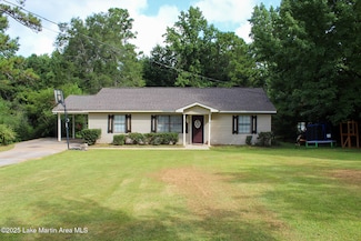 1845 Mayfair Ln, Alexander City, AL 35010