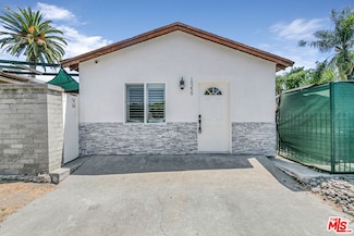 10250 Stagg St, Los Angeles, CA 91352