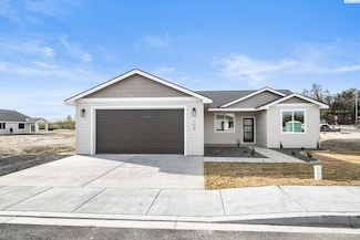 108 E 26th Ave, Kennewick, WA 99337