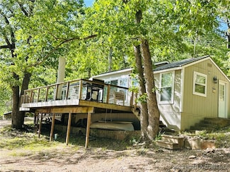 33722 Waterfront Dr, Stover, MO 65078