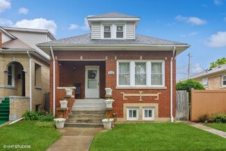 6346 W Hermione St, Chicago, IL 60646