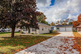 4104 69th St, Urbandale, IA 50322