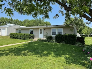 25115 Locust Rd, Lanark, IL 61046