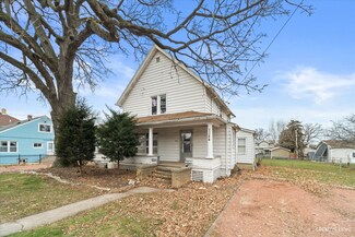 1124 Solfisburg Ave, Aurora, IL 60505