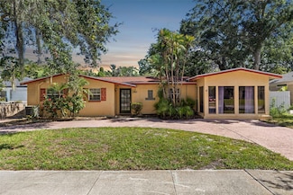 240 Lyndhurst St, Dunedin, FL 34698