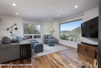 645 Pine Dr, Jackson, WY 83001