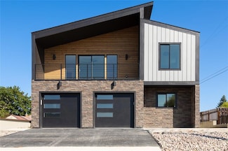 861 9th St W, Kalispell, MT 59901