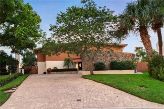 4953 W Bay Way Dr, Tampa, FL 33629