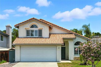 251 Royal Glen Dr, Fallbrook, CA 92028