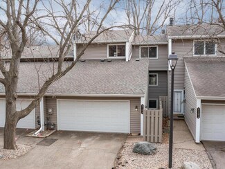 9104 Neill Lake Rd, Eden Prairie, MN 55347