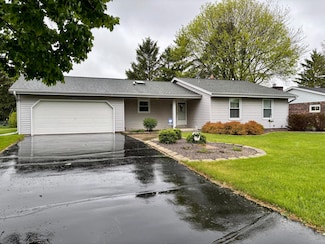 W164N10535 Timberline Ct, Germantown, WI 53022