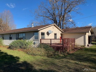 16120 Horoscope Rd, Pelkie, MI 49958