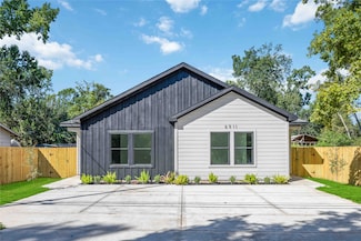 8511 Prairie View Dr Unit B, Houston, TX 77088