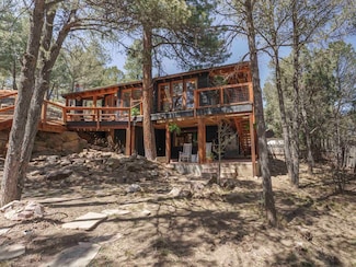 4 Lavender Rd, Ranchos de Taos, NM 87557
