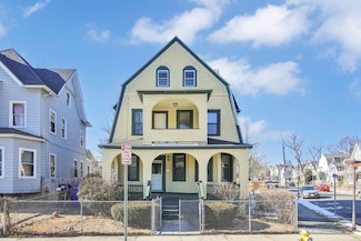 42 Berkeley St, Springfield, MA 01109