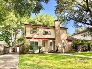 4723 Charade Dr, Houston, TX 77066