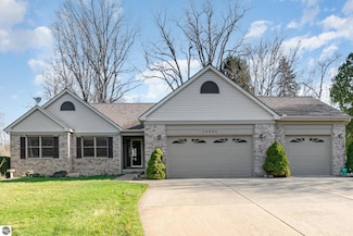 13683 Summer Ln, Grand Ledge, MI 48837