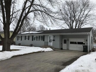 651 18th St, Nevada, IA 50201