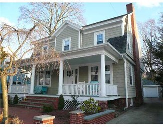 102 Columbia Ave, Cranston, RI 02905