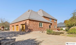 6525 Rolling Hills Ct, Lincoln, NE 68512