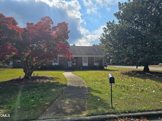 1735 Meadowbrook Ln W, Wilson, NC 27893