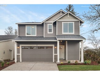 356 S 7th St, Carlton, OR 97111
