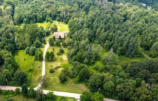 428 Schenkar Rd, Pownal, VT 05261