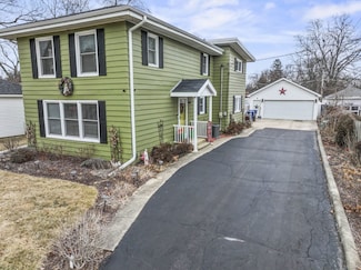 41 S Oakland Ave, Villa Park, IL 60181