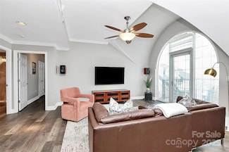 300 W 5th St Unit 644, Charlotte, NC 28202