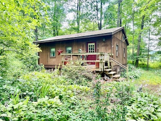 140 Dogwood Ln, Crystal Spring, PA 15536