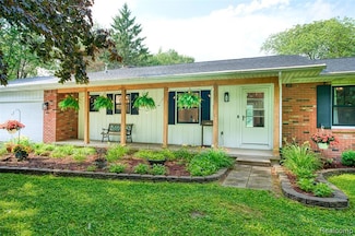 8077 Hunter Rd, Bath, MI 48808