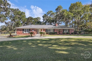 1613 Lake Dr, Midway, GA 31320