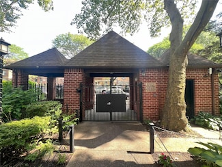 118-66 Metropolitan Ave Unit 6J, Kew Gardens, NY 11415