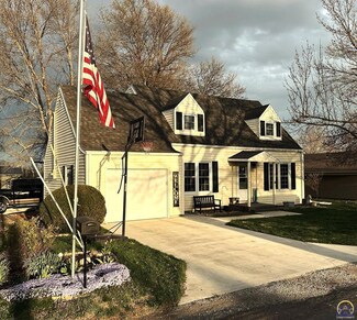 903 N 7th St, Seneca, KS 66538