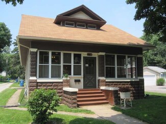 216 E 5th St, Momence, IL 60954