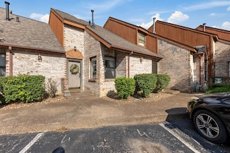 639 Chuck Gray Ct, Owensboro, KY 42303