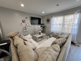 11520 147th St, Jamaica, NY 11436